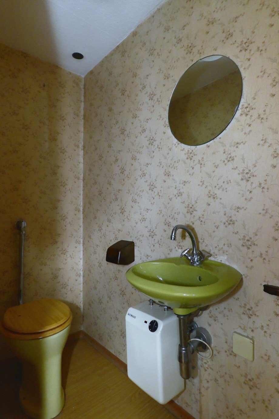 G�ste WC Doppelhaush�lfte Ludwigshafen