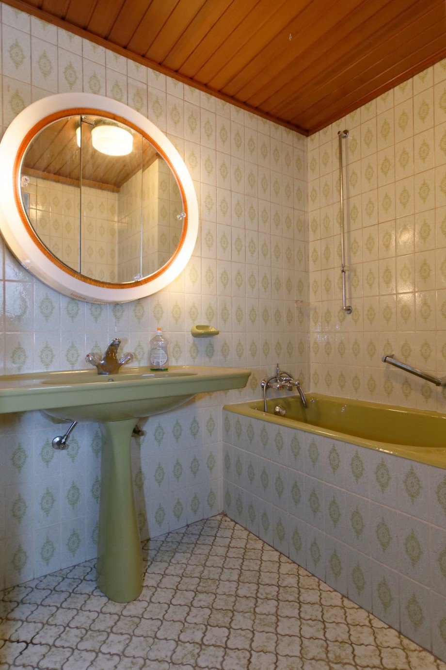 Badezimmer EG Doppelhaush�lfte Ludwigshafen