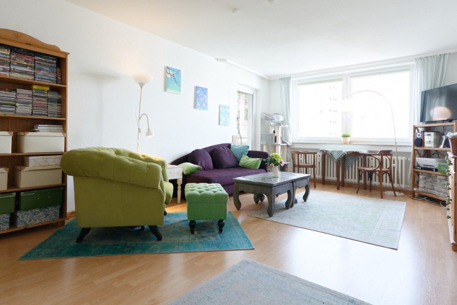 Wohnzimmer mit Zugang zur Loggia Dachgeschosswohnung Heidelberg